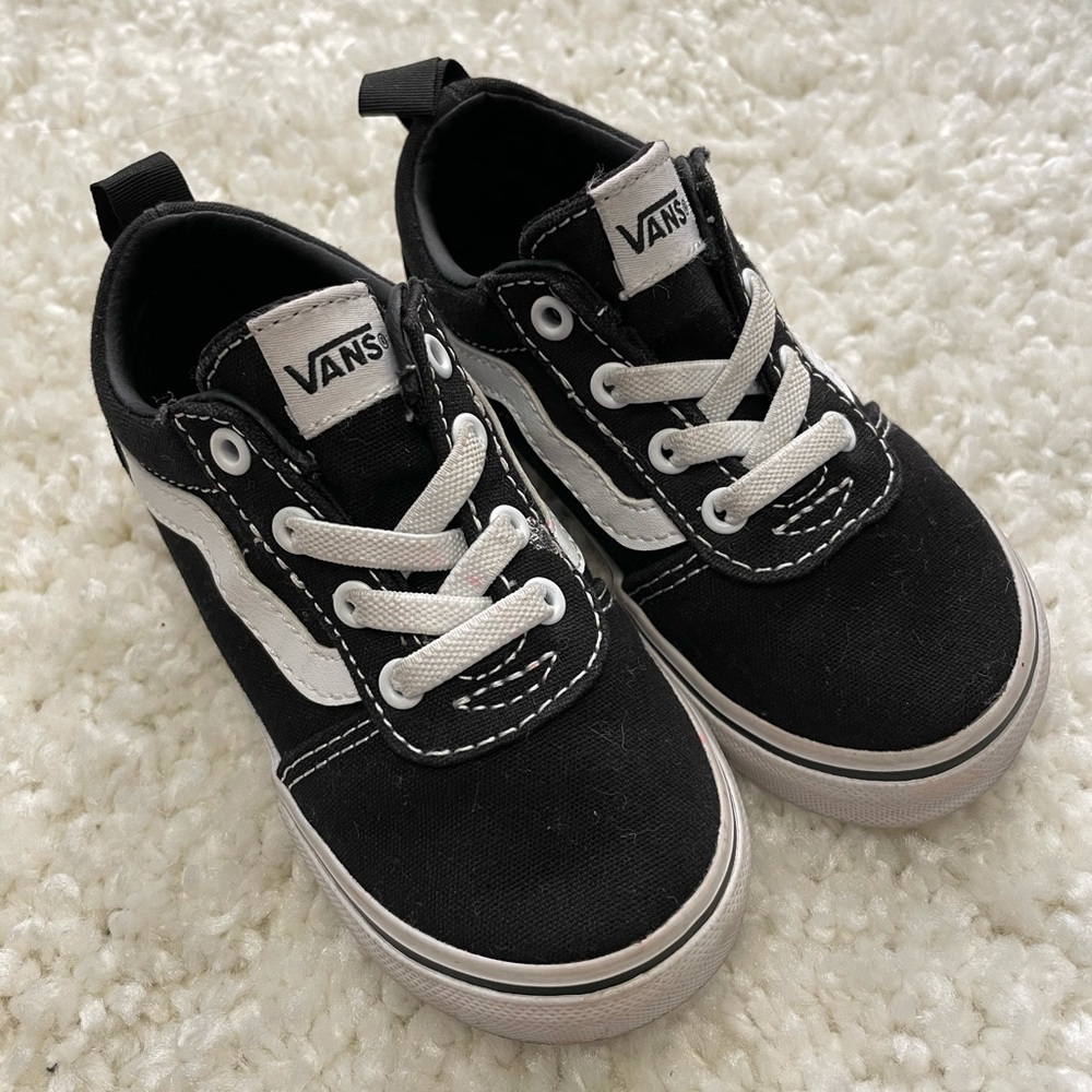 Vans kid’s slip-on sneaker